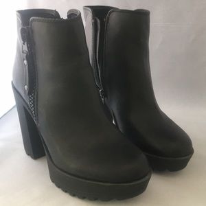 Candies high heeled boots size 6 new